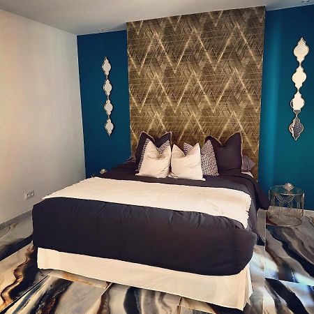 Suite De Prestige Avec Spa & Cinema อีวรี-ซูร์-แซ็น ภายนอก รูปภาพ