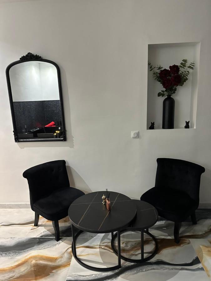 Suite De Prestige Avec Spa & Cinema อีวรี-ซูร์-แซ็น ภายนอก รูปภาพ