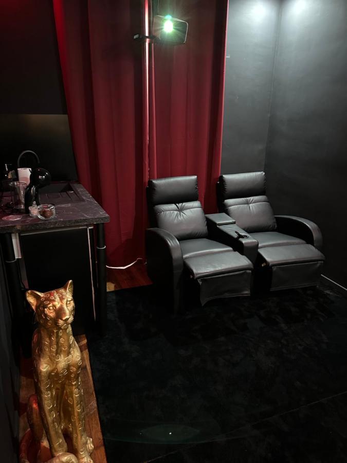 Suite De Prestige Avec Spa & Cinema อีวรี-ซูร์-แซ็น ภายนอก รูปภาพ